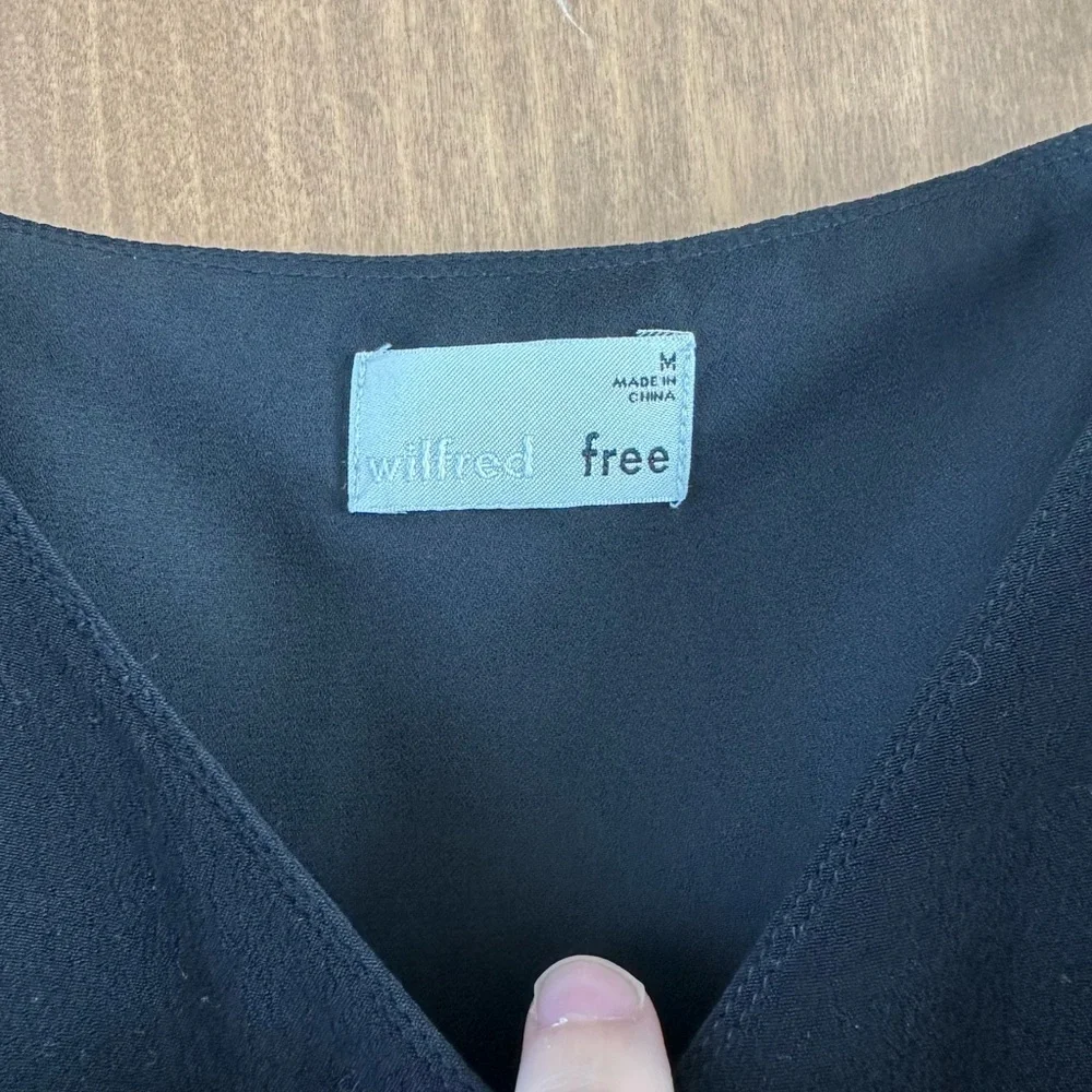 Aritzia Wilfred Free Black Spaghetti Cropped Tank Top - Picture 2 of 6